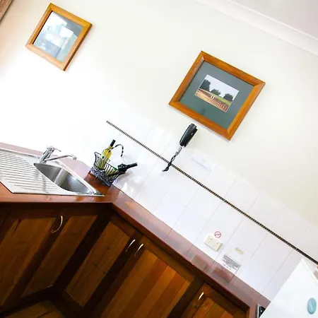 Perricoota Vines Retreat Hotel Moama Room photo