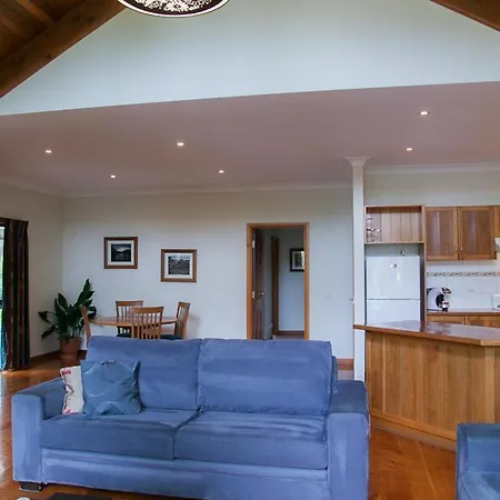 Perricoota Vines Retreat Hotel Moama Room photo