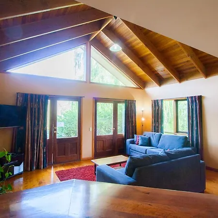 Perricoota Vines Retreat Hotel Moama Room photo